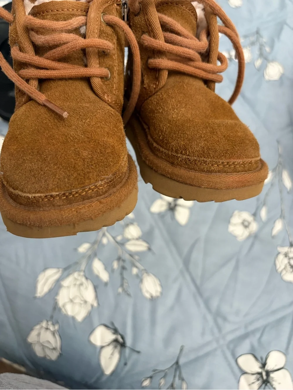 UGG Kids Brown Suede Lace-Up Boots size 7